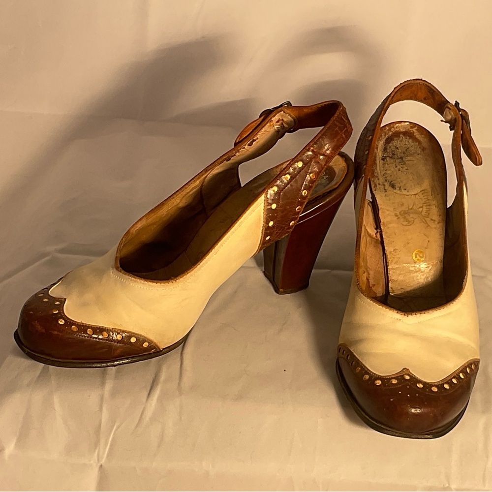 Rhythm Step Vintage 1940’s Size 5 Brogue Brown/White 4” Heels Spectator Pumps